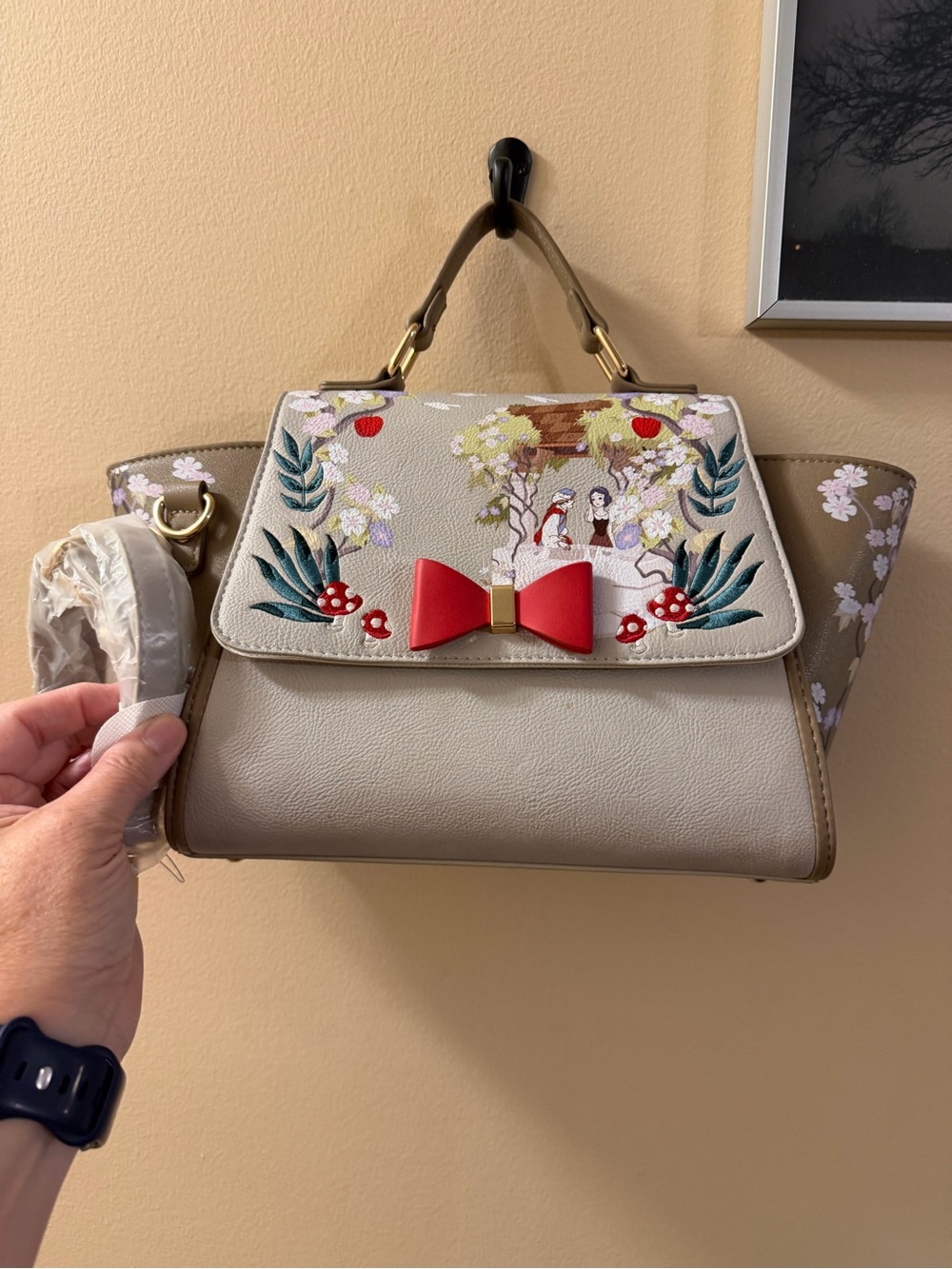 Bioworld Snow White embroidered bag with crossbody strap